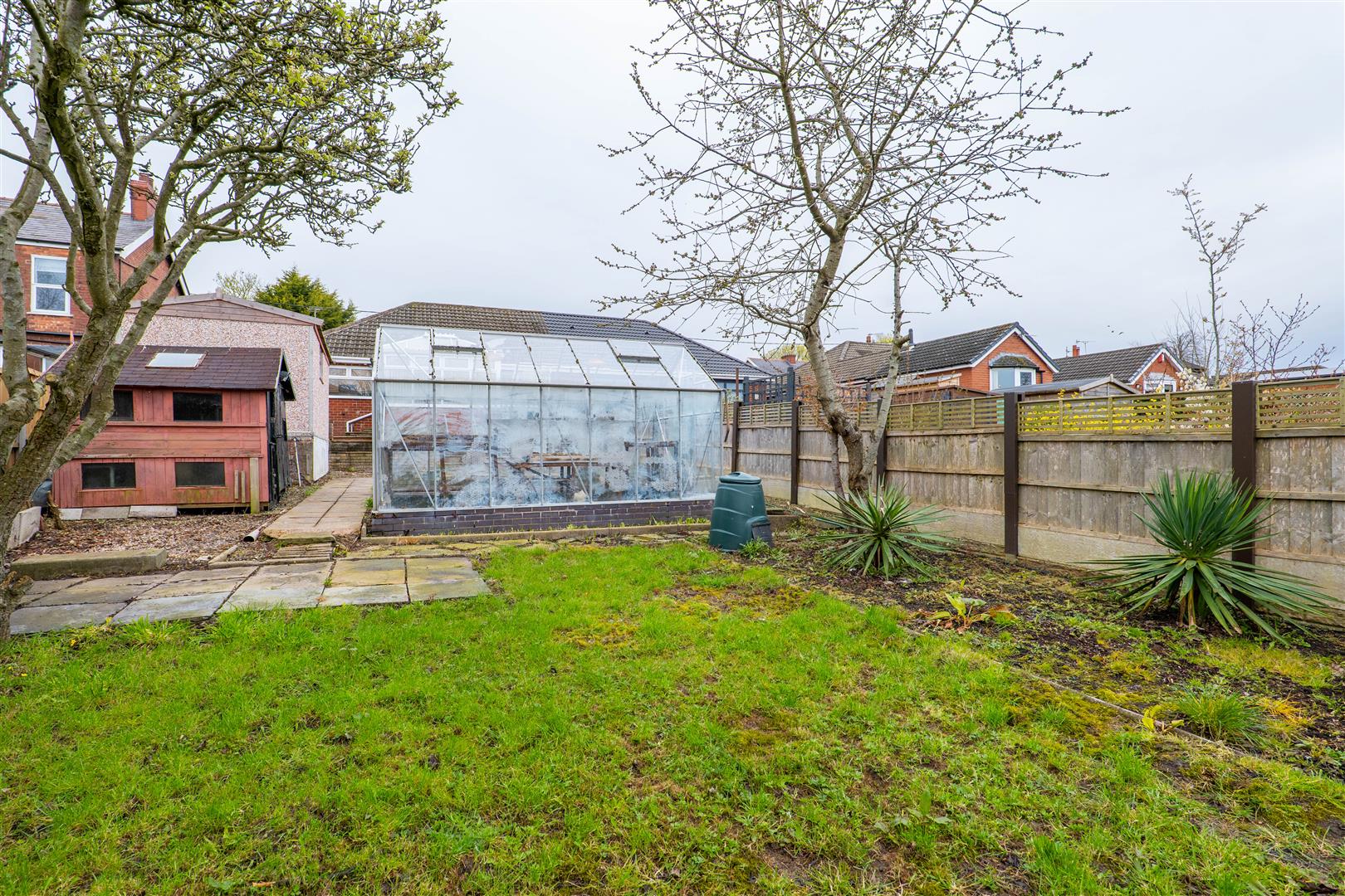 2 bed property in Hall Carr Lane, Preston